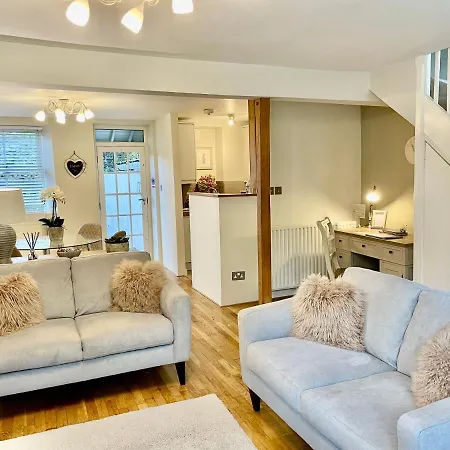 Pottery Gate, * Bowness-on-Windermere