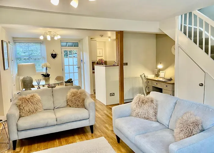 Pottery Gate, * Bowness-on-Windermere