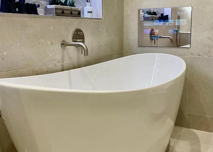 Pottery Gate, * Bowness-on-Windermere